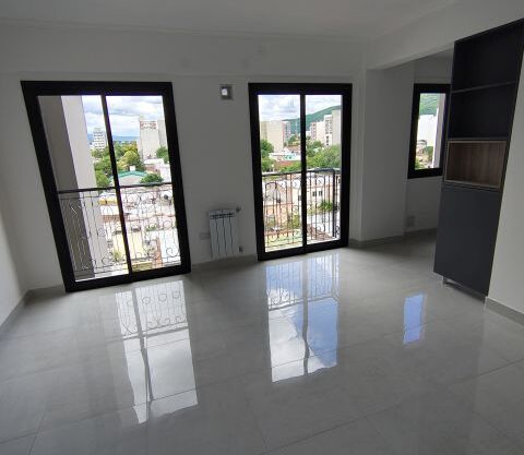 ALQUILER DE DEPARTAMENTOS EN SALTA. 1 DORMITORIO. CALLE DEAN FUNES. A 6 CUADRAS DEL ALTO NOA SHOPPING.