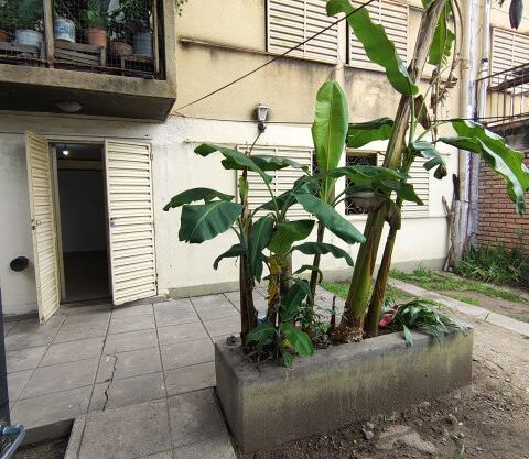 ALQUILER DE DEPARTAMENTOS EN SALTA. DE 3 DORMITORIOS. P.B. , AMPLIADO CON ESTACIONAMIENTO Y PATIO PRIVADO. CASTAÑARES. A PARTIR DEL 01-01-2026