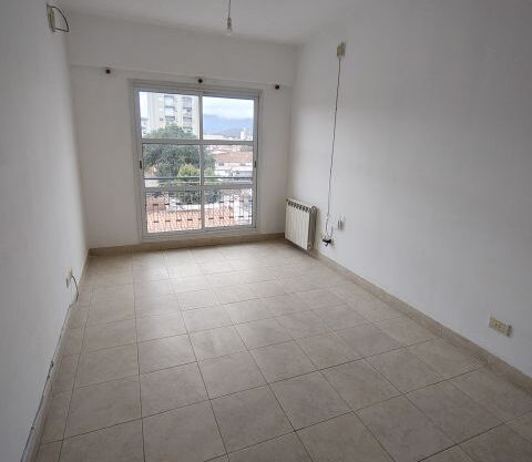 VENTA DE DEPARTAMENTOS EN SALTA. UN  DORMITORIO. CASEROS Y GRAL. PAZ, A 7 CUADRAS DE PLAZA 9 DE JULIO.